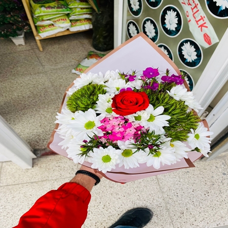 Papatya ve Kırmızı Gül Buketi